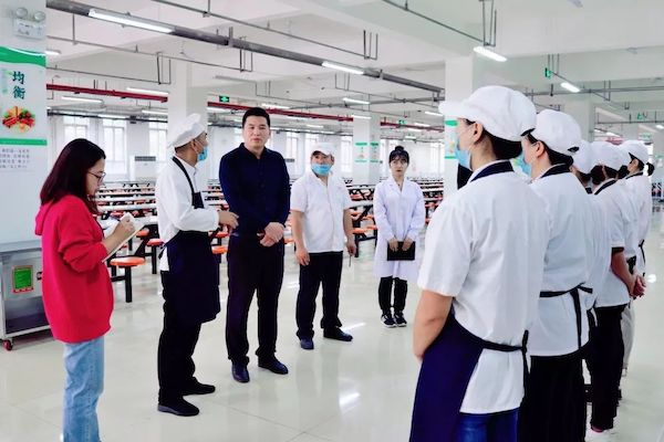 本月學(xué)校食堂開(kāi)展衛生檢查工作