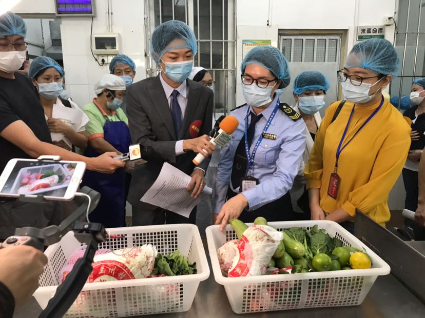 中山247家學(xué)校開(kāi)展食品快檢，市民觀(guān)察團走入學(xué)